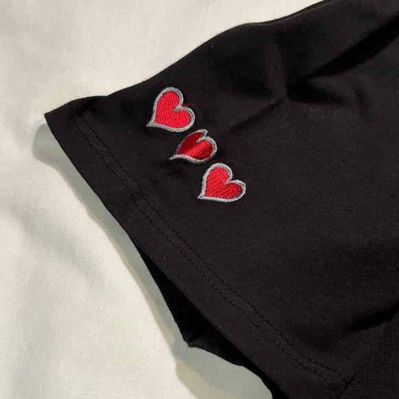 Focus Black Short-sleeve Crewneck T-Shirt with Red Heart and Dove Design 2X NWT - Picture 7 of 11